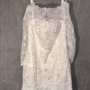 LONG SLEEVE OFF SHOULDER WEDDING DRESS